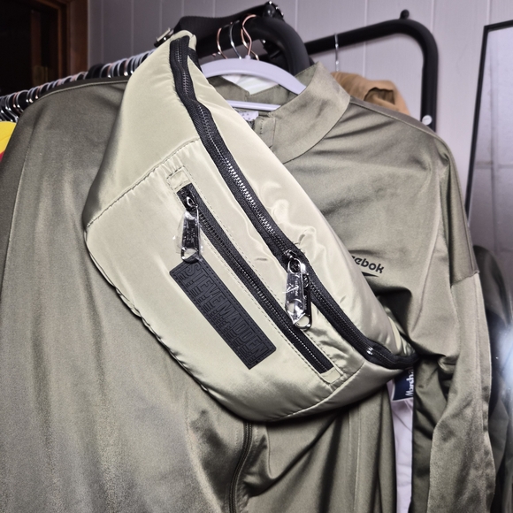 Reebok Handbags - Steve Madden Bplazza Sling Travel Bag NWT